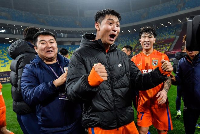 葡超赛程吃紧；金州勇士关键时刻再遭质疑；媒体盛赞；纪律约束更严格的简单介绍