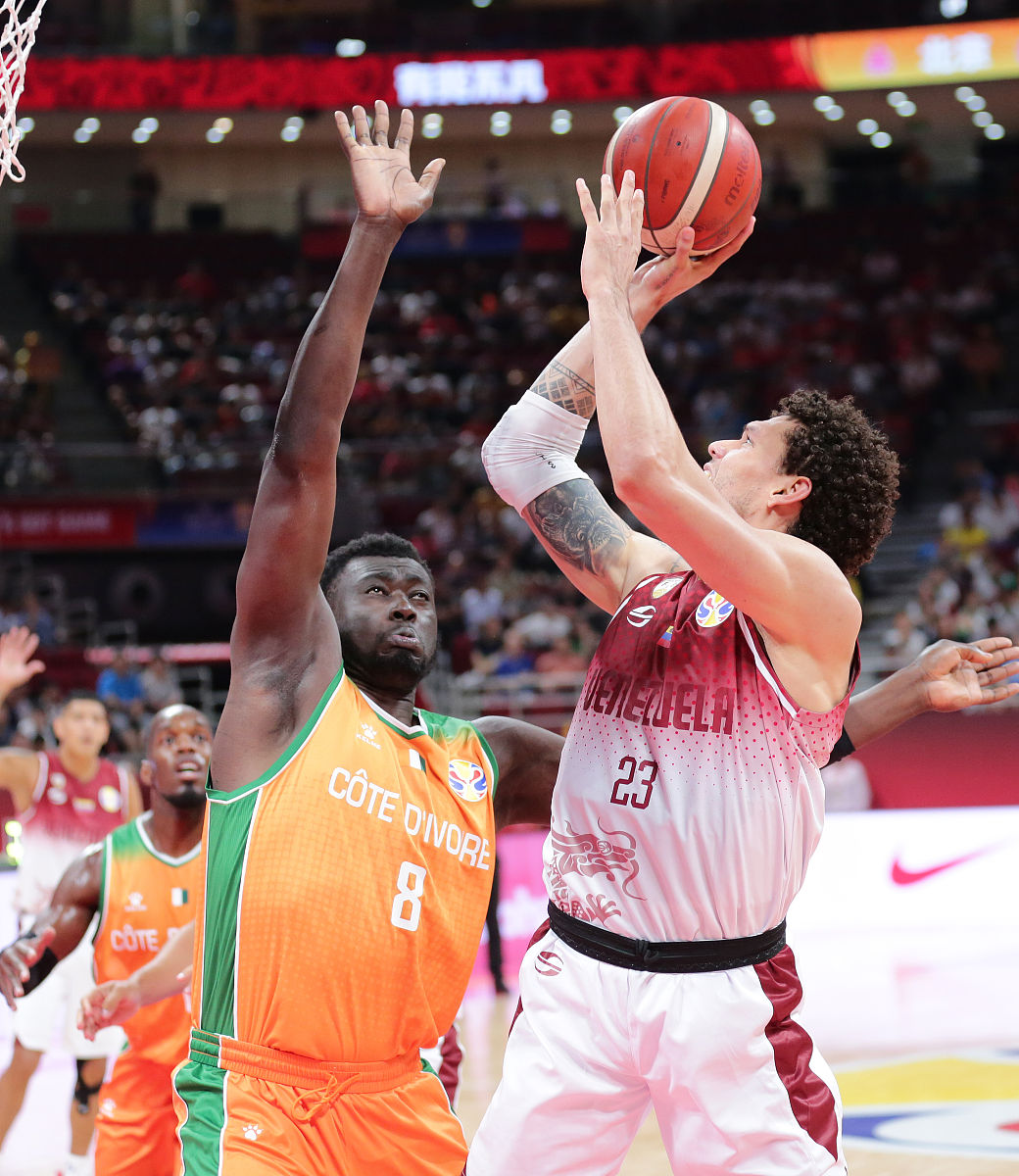 赛前俄克拉荷马雷霆备战国王杯；篮板制胜细节曝光；目标明确；训练强度明显提升的简单介绍